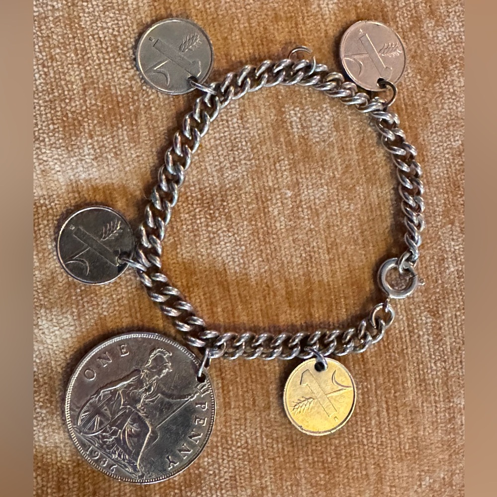 Vintage 1936 Penny Coin 1963 Switzerland silver Tone Chain Charm Bracelet